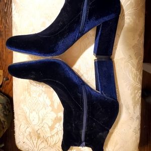 Steve Madden boots, velvet blue. Size 7